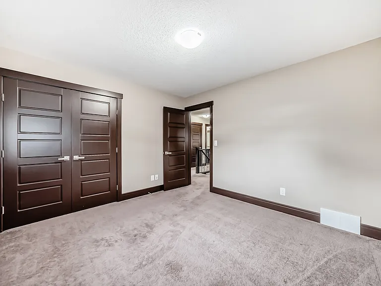 3015 Winspear Cmn SW — Photo 33