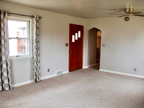 3rd image of 2820 Wright Ave