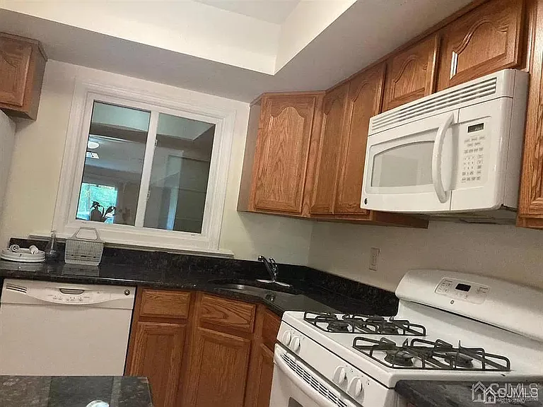 803 Jesse Way — Photo 9