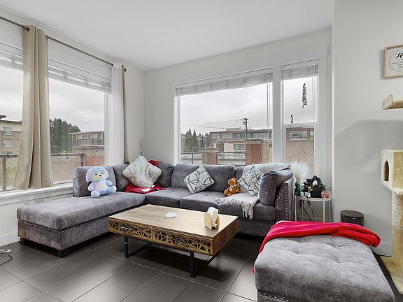 3rd image of 1975 McCallum Rd #202