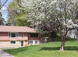 13504 Jeffry Way, Minnetonka, MN 55305