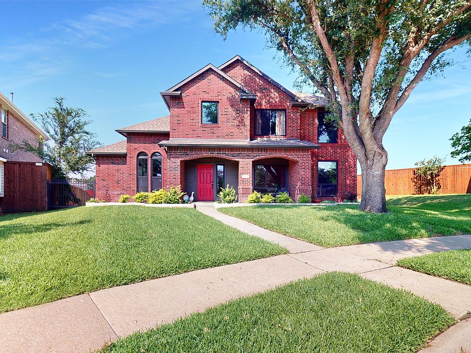 1st image of 1352 Winnipeg Dr