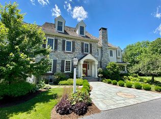 1725 Cambridge Ave, Wyomissing, PA 19610