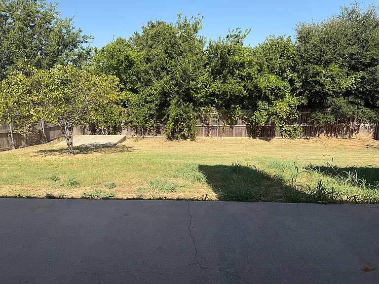 1103 Concho St — Photo 5