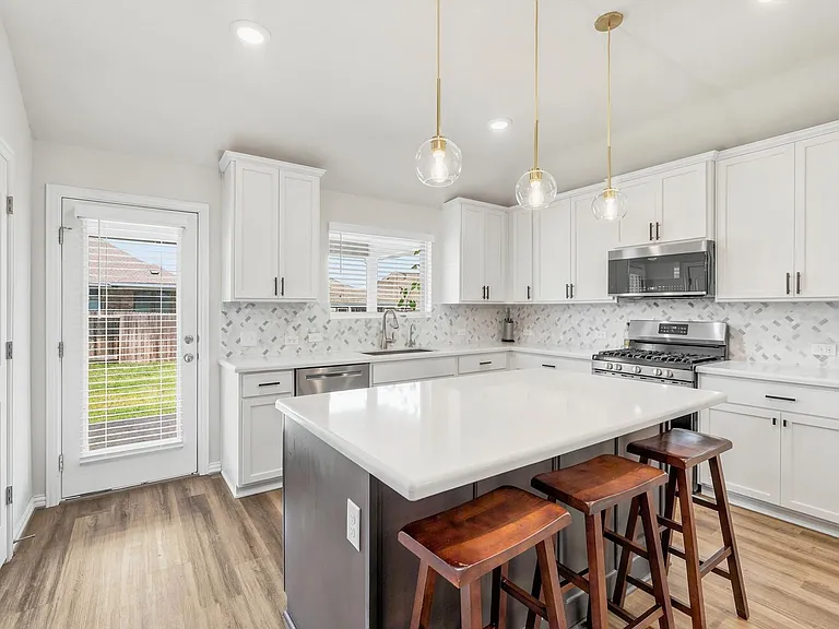 2046 Flametree Ave — Photo 11