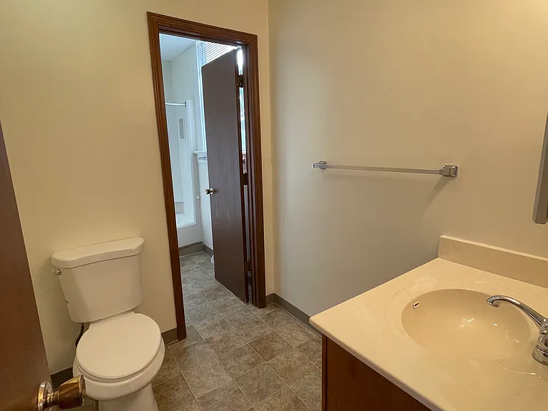 314 N 6th St #102 — Photo 15