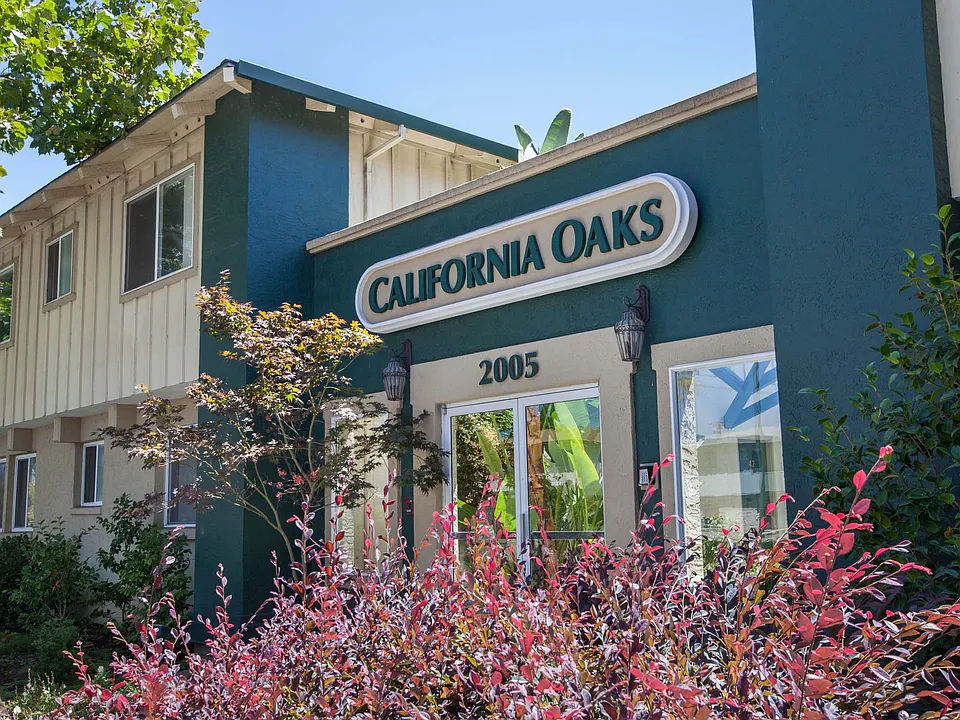 California Oaks Apartments