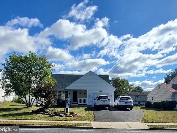 429 Old Airport Rd, Douglassville, PA 19518