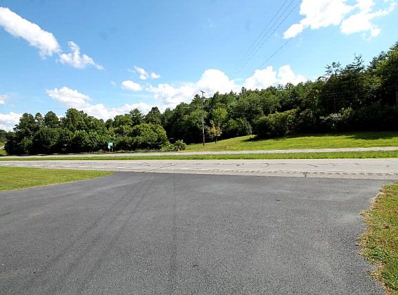 3rd image of 8090 W Us Highway 64