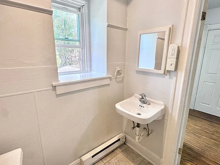 1103 W Linden St — Photo 11