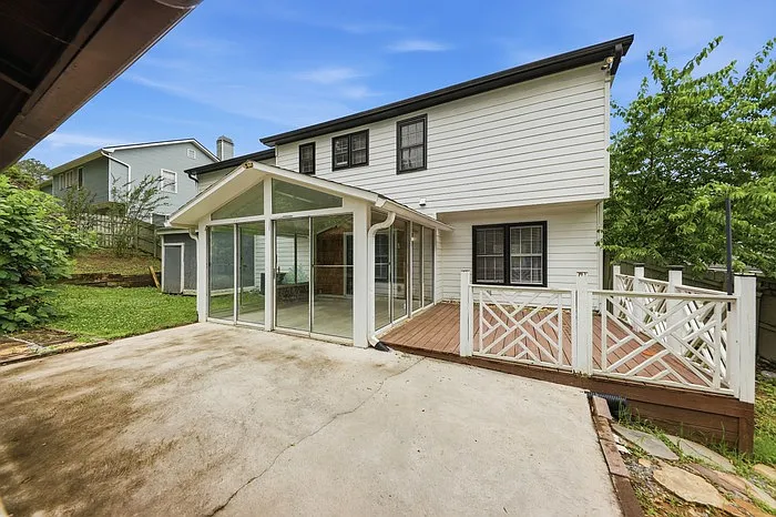 310 Crescentview Ct — Photo 17