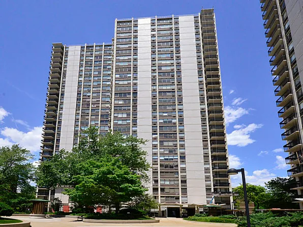 1460 N Sandburg Ter, Chicago, IL