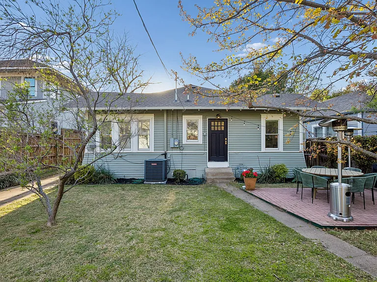 310 N Montclair Ave — Photo 30