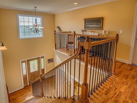 3rd image of 77 Durance Dr