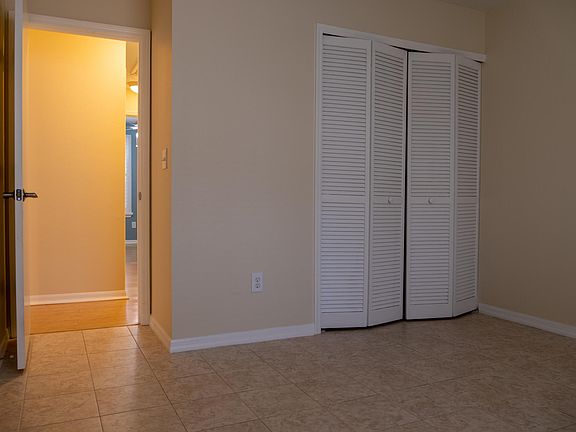 3rd image of 755 Pine Island Dr