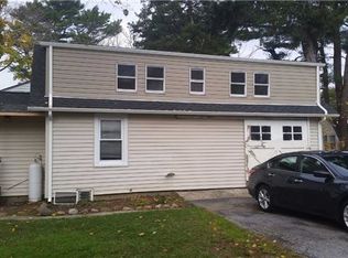 34 4th Ave, Brentwood, NY