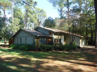 700 Peaceful Woods Trl, Holly Lake Ranch, TX 75765