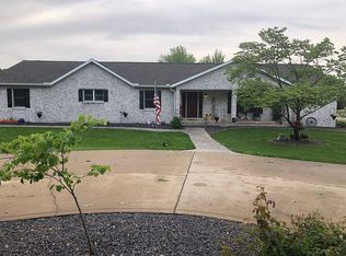 7364 Bahr Rd, Sherman, IL 62684