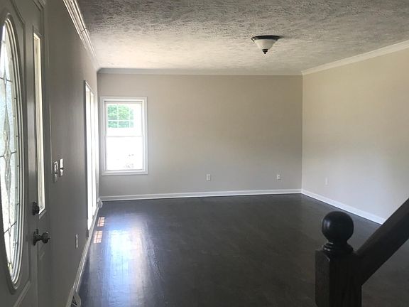 4th image of 119 Blue Grass Cir