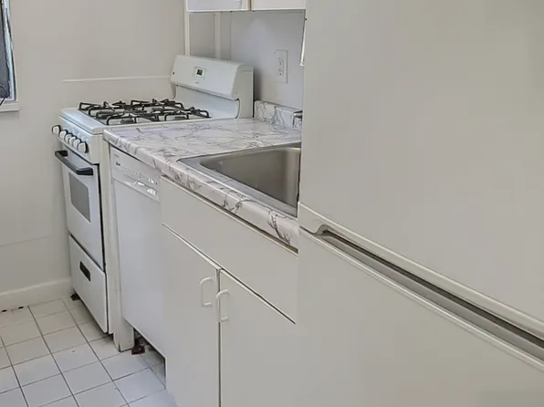 208 East 28th Street image 9 of 28