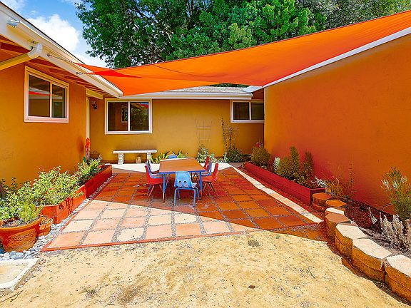 3rd image of 7807 Capistrano Ave
