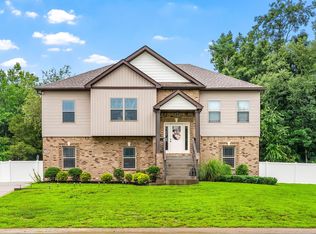 830 Snapdragon Ct, Clarksville, TN