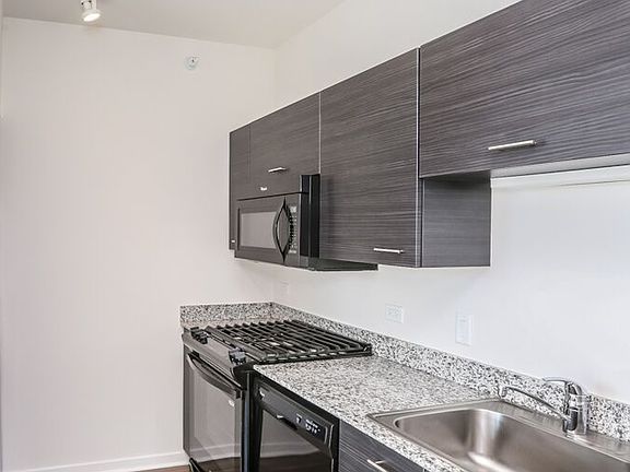 5th image of 737 N Lasalle St #2902
