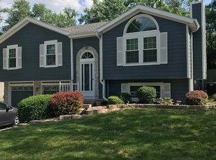 1105 Park Dr, Greenwood, MO 64034