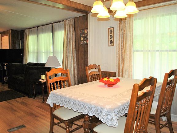 5th image of 4385 Figian Sq