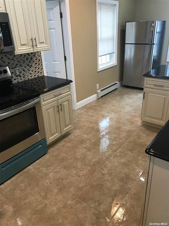 2 bed, 2.0 bath, 1024 sqft, $3,100 — Photo 4