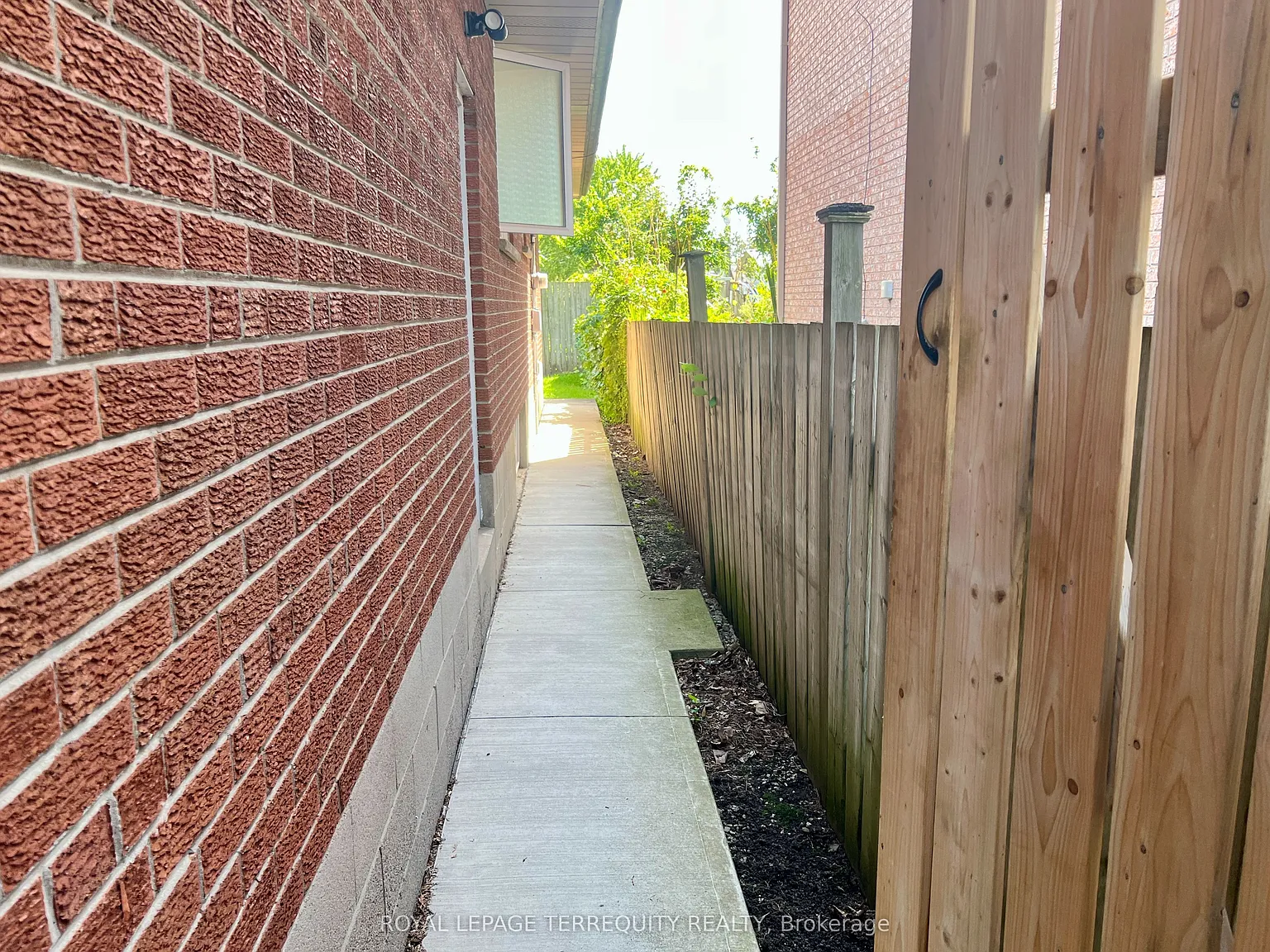 2 bed, $2,300 — Photo 4