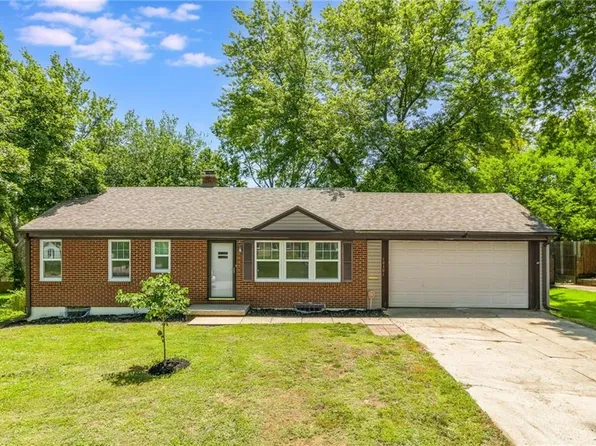 10301 E 69th St, Raytown, MO 64133