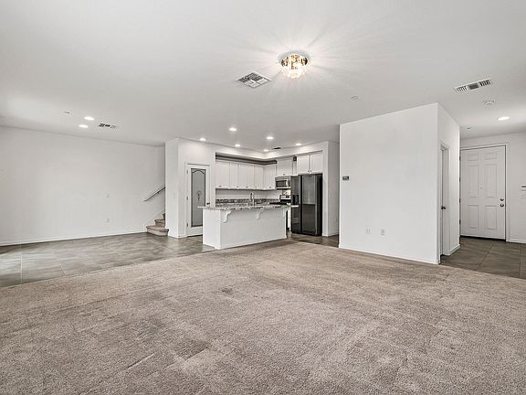 3rd image of 101 Garlic Ave