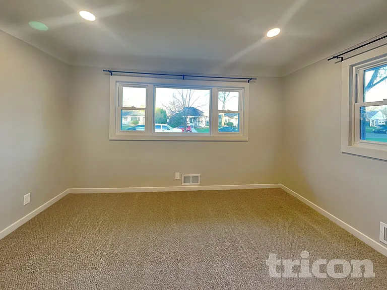 7317 Clinton Ave — Photo 2