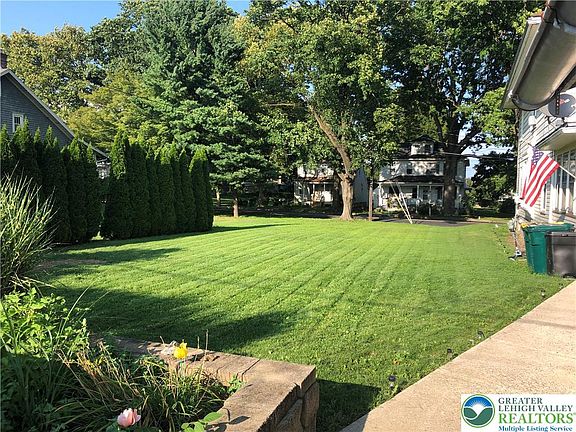 4th image of 523-525 N Greenwood Ave