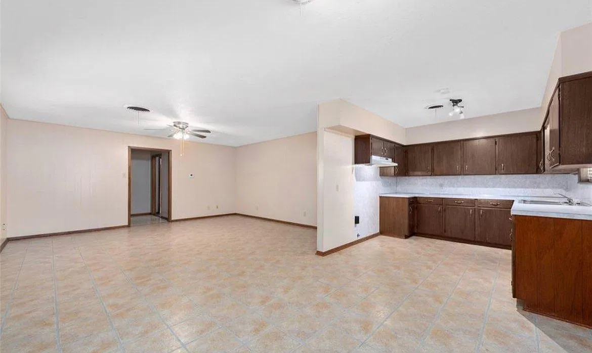 3 bed, 1500 sqft, $1,595 — Photo 3