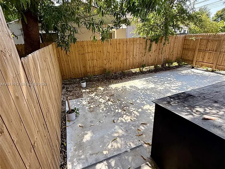 3 NE 70th St #1 — Photo 16
