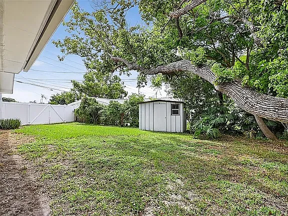 14005 Leeward Dr — Photo 24