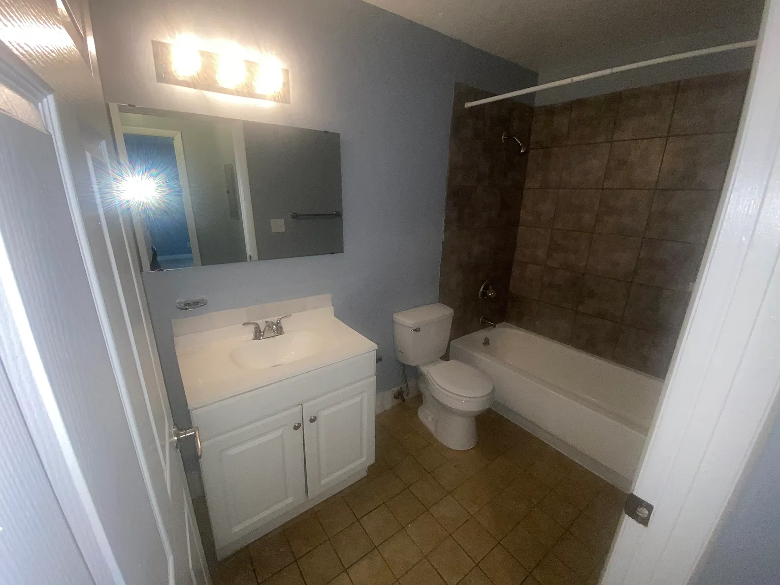 16 NW 21st Pl — Photo 2