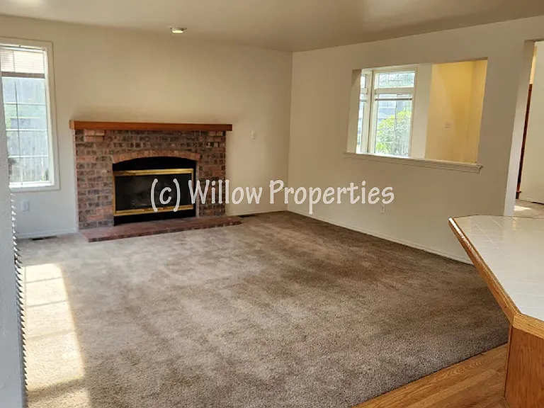 8401 62nd St W — Photo 6