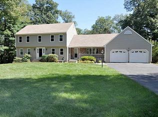 9 Cargill Rd, Cumberland, RI 02864