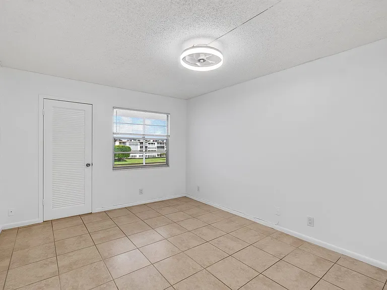 4028 Hythe Pl #B — Photo 30