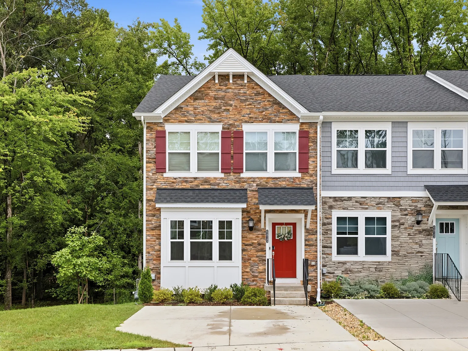4 bed, 3.5 bath, 2630 sqft, $4,800 — Photo 1