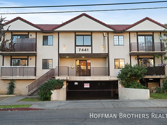 3rd image of 7441 Hazeltine Ave #104