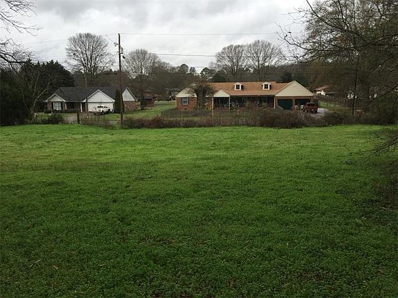 3rd image of 111 Dogwood Dr