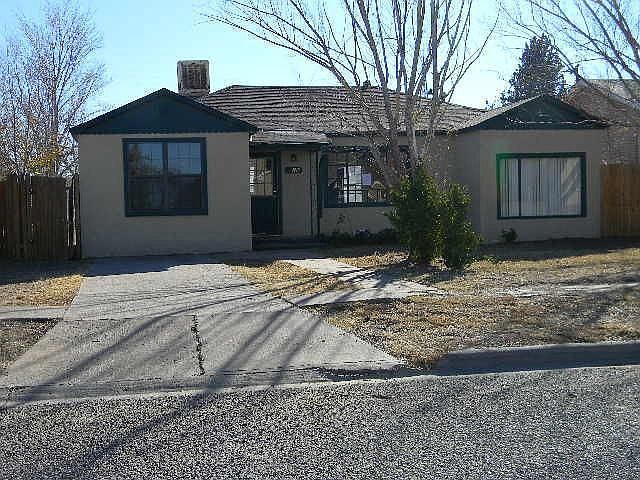 1st image of 919 W 17th St