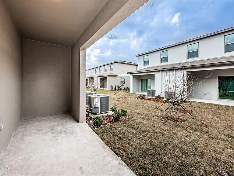 8327 Crescent Oaks Dr — Photo 42
