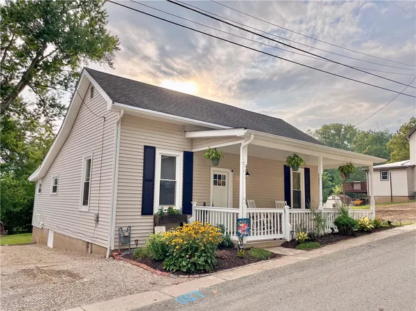 115 Highland Ave, Claysville, PA 15323