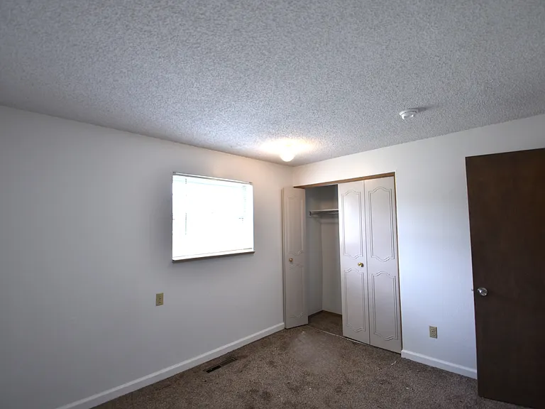 2643 Sherwood Cir — Photo 24