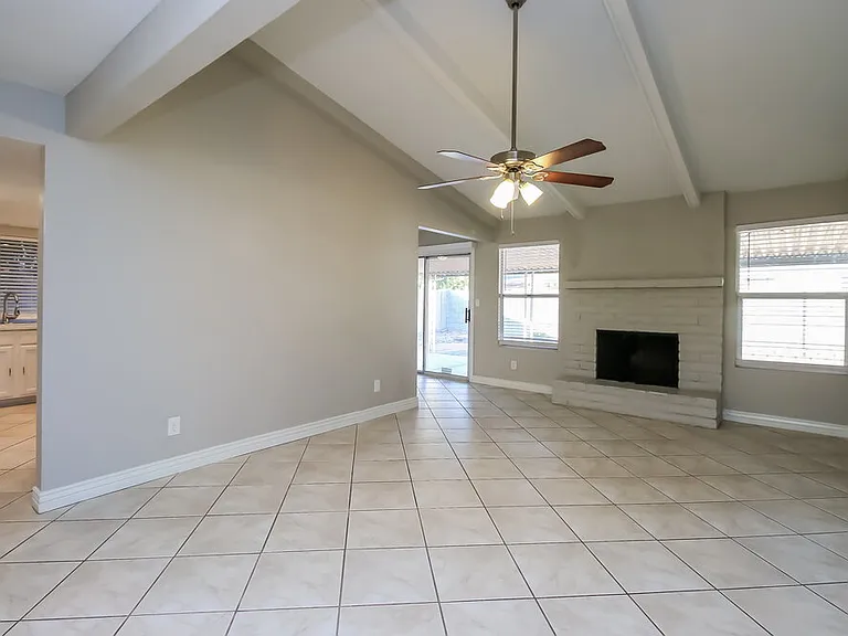 3060 E Emelita Ave — Photo 4